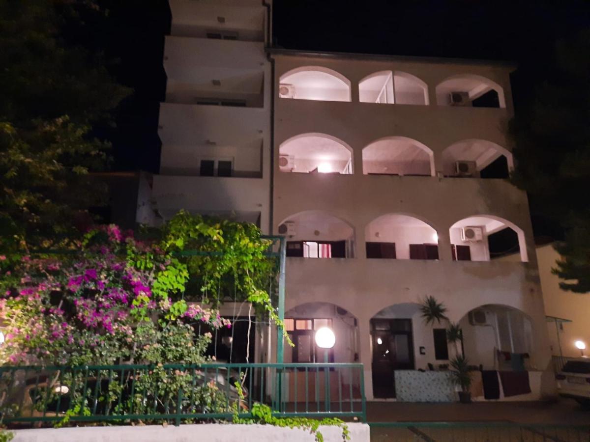 Apartmani R&B Radalj Makarska Eksteriør bilde
