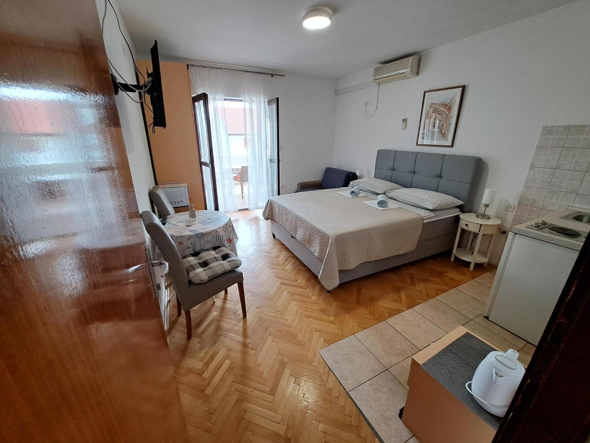 Apartmani R&B Radalj Makarska Eksteriør bilde