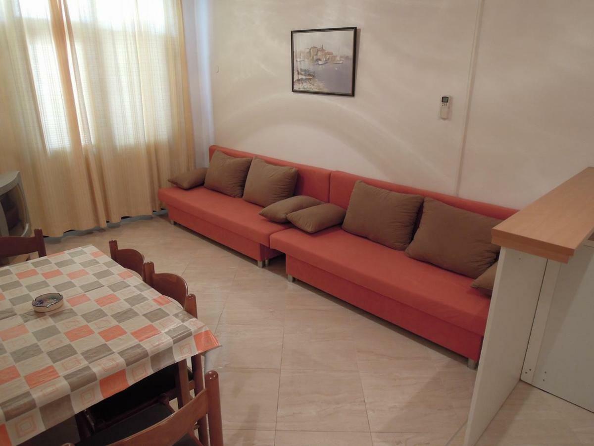 Apartmani R&B Radalj Makarska Eksteriør bilde
