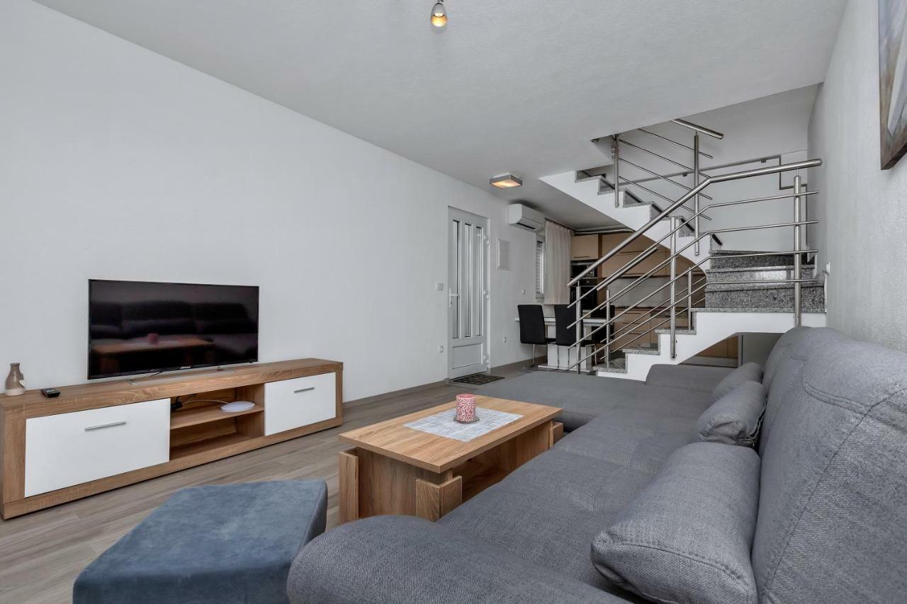 Apartmani R&B Radalj Makarska Eksteriør bilde