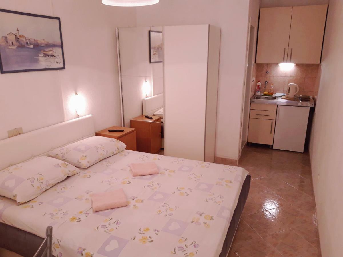 Apartmani R&B Radalj Makarska Eksteriør bilde